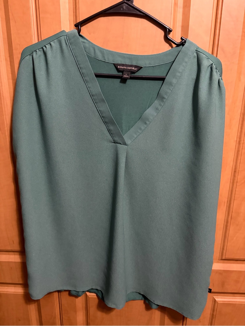 Banana Republic Women's V-Neck Shell Top in Teal Green